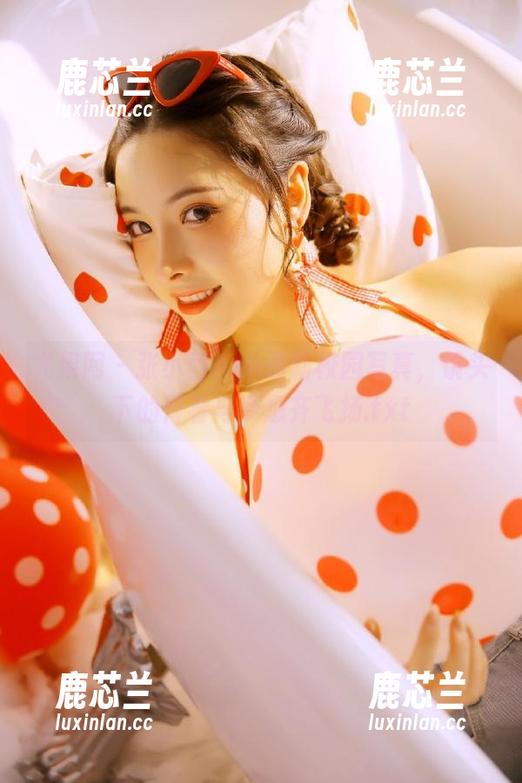 尤果网-张小西Ann 尤果网 - 张小西Ann最新校园写真,镜头下的青春与梦想齐飞扬.txt