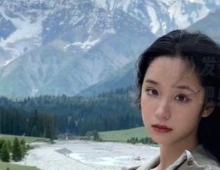 尤果网 - 曼曼最新力作《学姐》发布,写真作品让人回味无穷,快来欣赏吧!.txt
