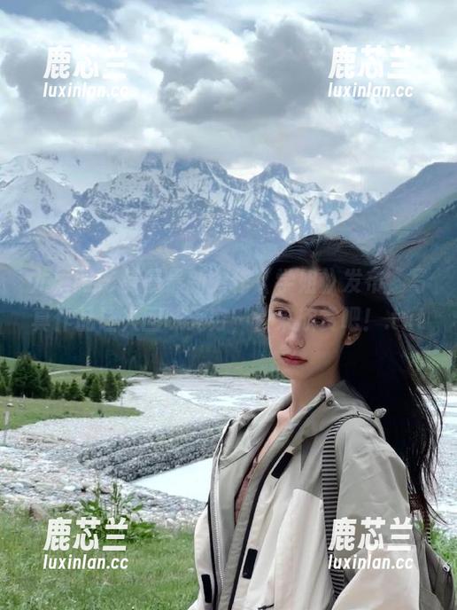 尤果网 - 曼曼最新力作《学姐》发布，写真作品让人回味无穷，快来欣赏吧！.txt