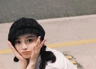 尤果网 - 玩水不躲避！琳丽泳装图集绝对是夏季消暑的最佳选择，快来一睹为快！.txt