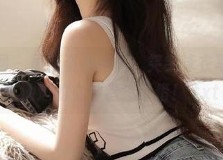 尤果网 - 最新资源揭秘：笑笑泳衣写真，泳池边的女神错过可惜！.txt