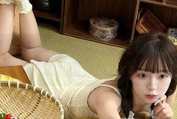 尤果网 - 在海边,蜜儿演绎定制写真与自然的和谐美感.txt