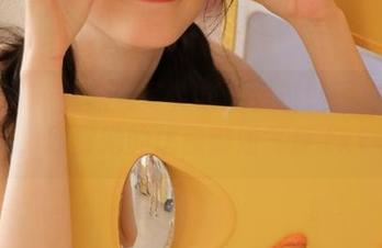 尤果网 - 黛斯羽写真集:透过原图与照片,欣赏她的优雅御姐气质.txt