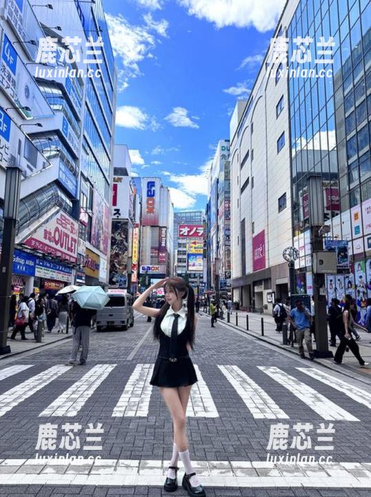 尤果网 - 齐贝贝裸足写真，带你走进自然与灵感交融的美妙照片.txt