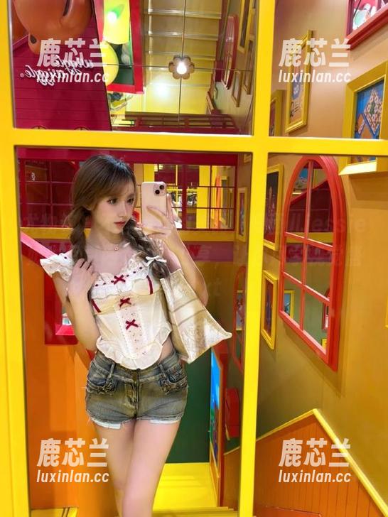 尤物馆 - 不容错过的美丽，婕西儿jessie奶牛写真网盘独家分享，让你尽享视觉盛宴.txt