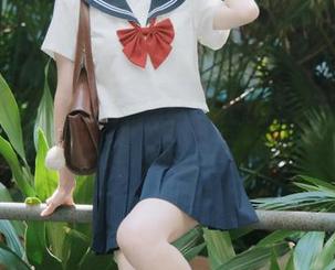 尤蜜荟 - Egg-尤妮丝护士的梦幻写真：使用原图构建心灵的图册之旅.txt