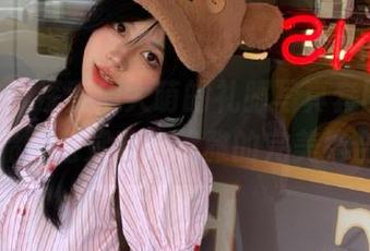 尤蜜荟 - 探索周大萌的礼服写真套图，28幅作品描绘灵动与优雅的完美结合.txt