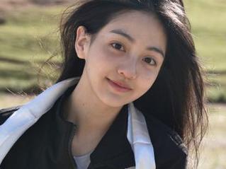 尤蜜荟 - 娜露selena泳装图集分享:从沙滩到泳池,她的造型让人忍不住想笑的背后故事.txt