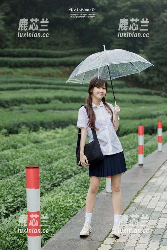 尤蜜荟 - 独家原图欣赏：“玥儿玥er”豹纹写真，让你感受自然与时尚的完美结合！.txt