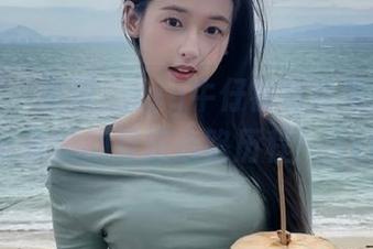 尤蜜荟 - 蛋蛋_egg牛仔裤写真集揭秘：分享她的穿搭心路历程！.txt