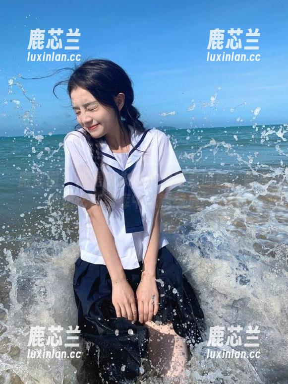 微密圈 - 就是阿朱啊校服写真回顾：青春的记忆在图库中恣意绽放！.txt