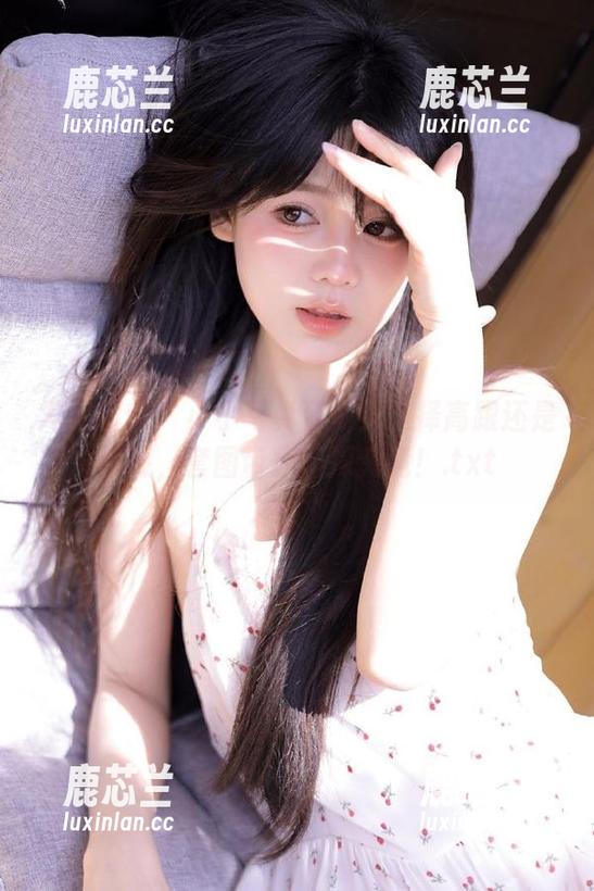 异思趣向 - 小小写真更新！选择高跟还是平底，套图带你一探究竟！.txt