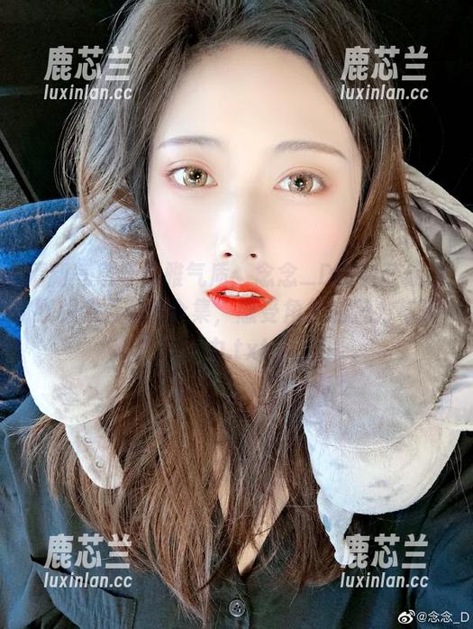 清新气息与优雅气质：念念_D的碧蓝航线欧根亲王cos合集，感受角色的魅力与活力.txt