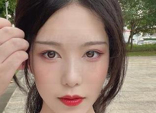 趁年轻,抖娘利世吉他妹妹为你送上美图大礼包,别错过哦!.txt