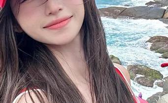 让抱走莫子的夏日写真集带你进入一个充满阳光与活力的世界：原图精选.txt