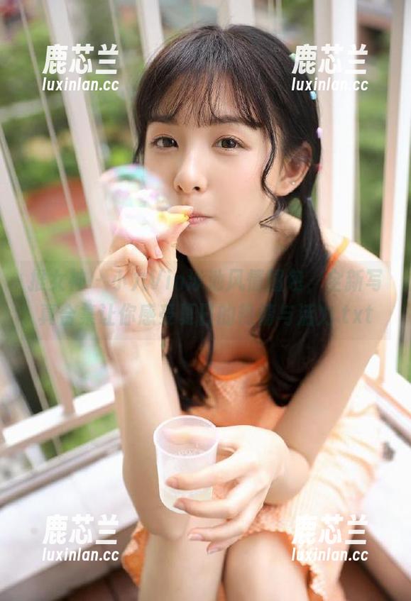 推女神-小九Vin 推女神 - 小九Vin泳池风情图包,全新写真合集让你感受夏日的热情与活力.txt