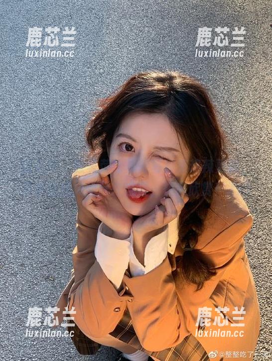 推女神-张美荧 推女神 - 张美荧比基尼写真集热辣更新,夏季性感风尚尽在这里,快来欣赏!.txt