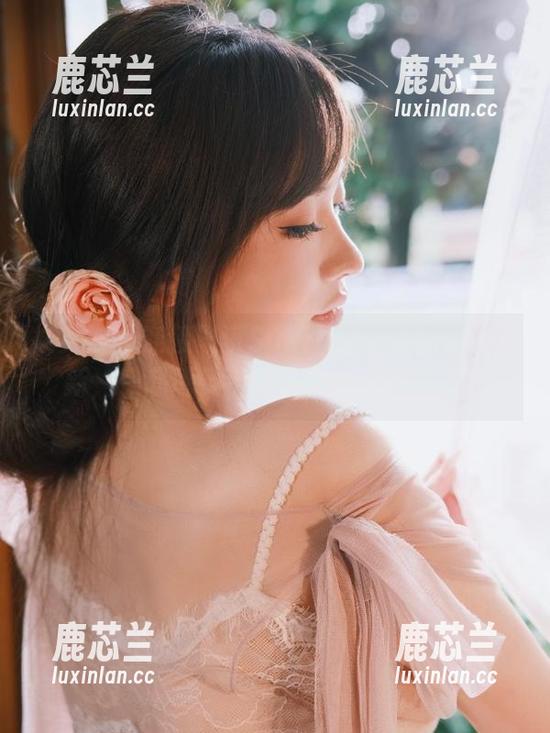 推女神 - 迎接思淇Sukiii浴室套图最新更新，一起感受那份水中的梦幻！.txt