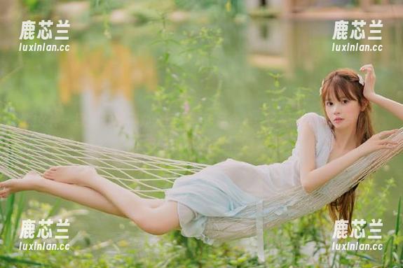 推女神 - 欧阳妮娜娜办公室写真作品合集：诠释职场风格与个人魅力的绝妙视觉盛宴.txt