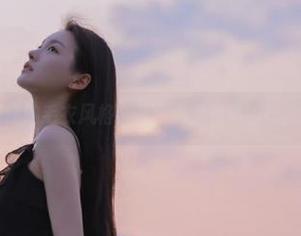 推女神 - 沫晓伊的毛衣风格合集:温柔优雅的照片拍摄分享.txt