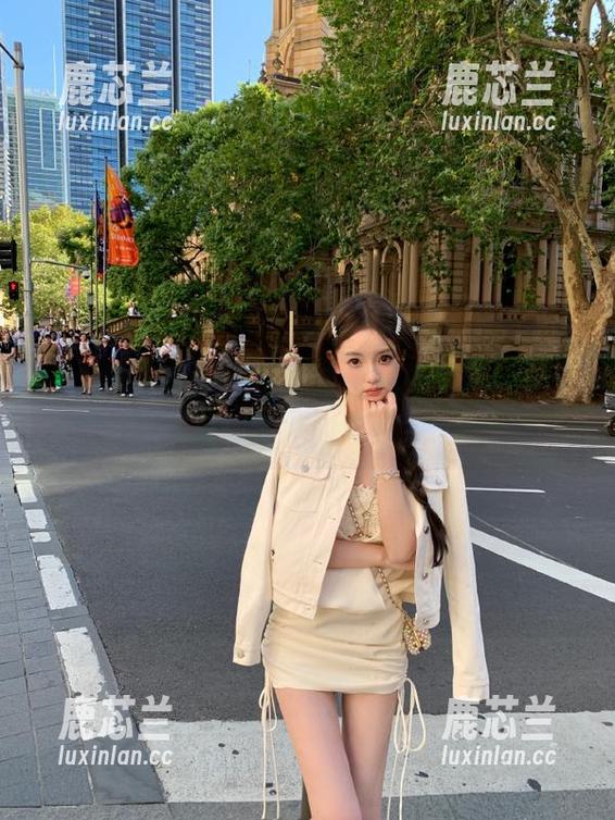 推女神 - 享受赵伊彤纯白风格图包，分享优雅与纯粹的气息.txt