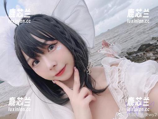 略显尴尬的“无颜小天使wy”内衣私房写真图包，一起傻笑吧！.txt