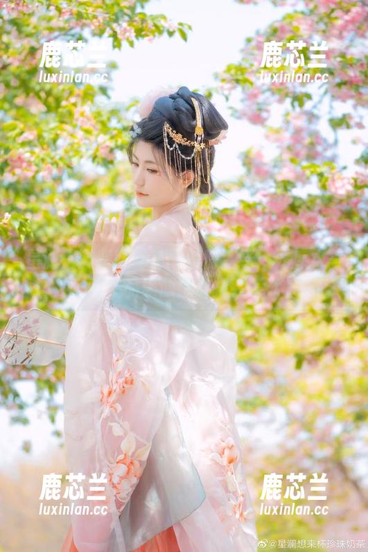 星澜是澜澜叫澜妹呀 星澜是澜澜叫澜妹呀倾情演绎:死库水写真作品集原图赏析会.txt
