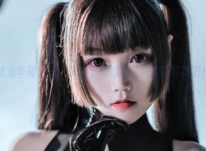 星野咪兔华丽登场，快来下载她的收费定制写真吧！.txt