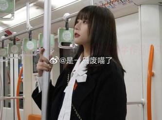 在无圣光的包围中,是一只废喵了的竞泳奶牛作品带来别样的视觉体验!.txt