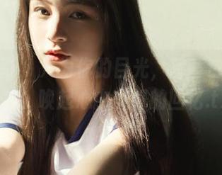 月下摄影 - 只为你的目光，茜茜白裙原图分享，唤起心中美好的回忆.txt