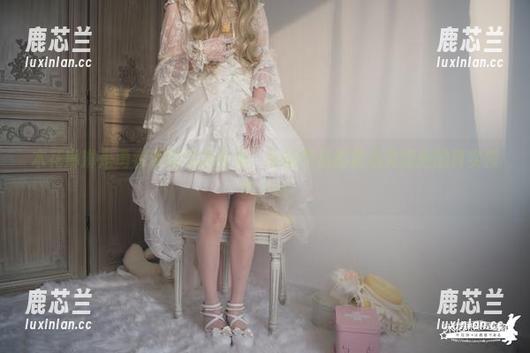 木花琳琳是勇者 木花琳琳是勇者透明写真合集:每张作品都是心灵深处的真实投影.txt