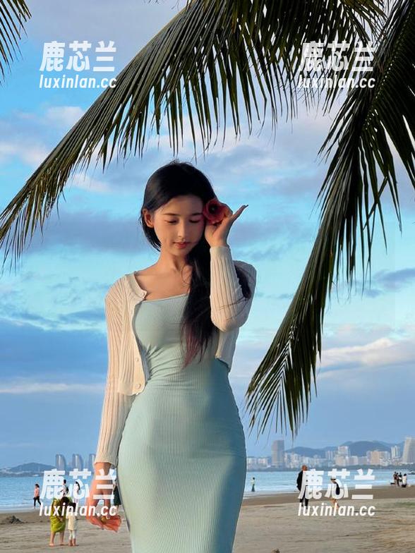 果团网 - 一场视觉盛宴，周大萌最新作品展示花嫁之美，网友们纷纷自嘲不及！.txt