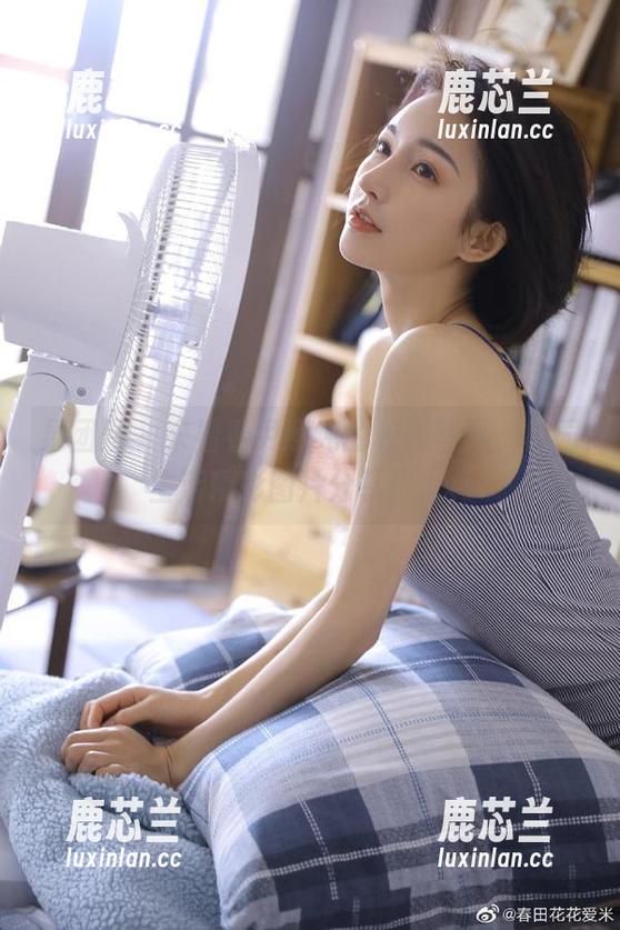 果团网 - 来看看尹意纯的校服写真，校园生活精彩图片分享！.txt