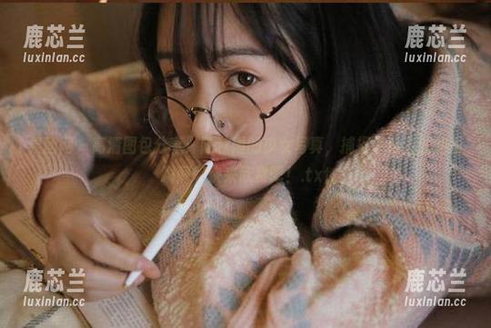 果团网 - 高清图包分享：陈秋雨的少女写真，捕捉了青春的绚丽瞬间，快来欣赏吧！.txt