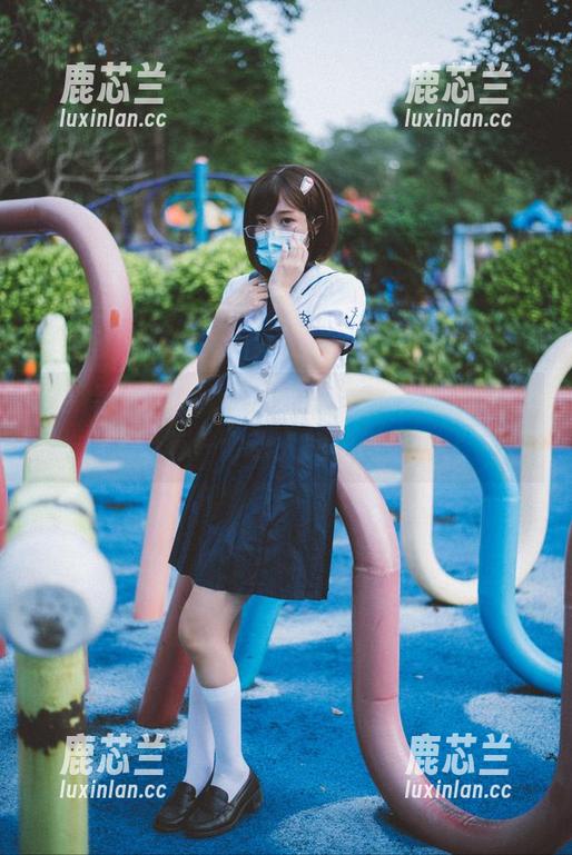 免费图包蟊柒柒不可爱白丝死库水写真，记录每一个动人的瞬间！.txt