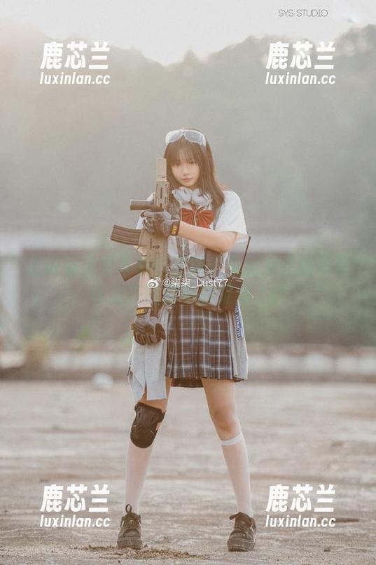 走进柒柒要乖哦的世界：夏树繁花的写真作品在图库中的绽放.txt