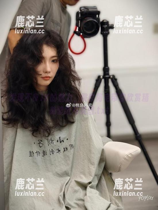 发现不良JK的魅力，桃良阿宅带你欣赏精美壁纸与美图.txt
