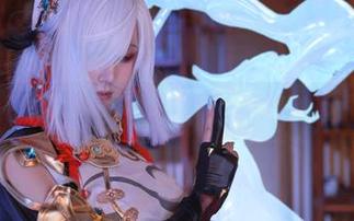 深入桜满三时的浴室写真,观看她独特的艺术表现力.txt