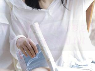 梦丝女神 - 透视刘诺的白衬衫之美，高清美图再现动人瞬间.txt