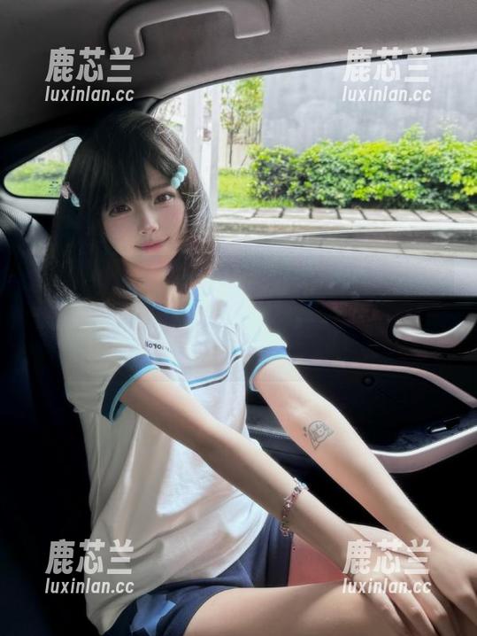 梦丝女神 - 璇璇万圣节系列精选合集：感受节日的魔法与魅力，通过照片探索鬼魅之夜.txt