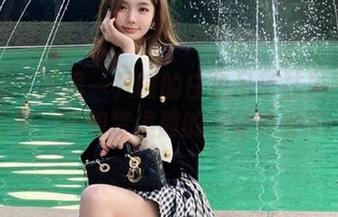 微密圈 - 梦里一只喵的白色吊带袜风格图包合集：彷如梦境般的视觉享受.txt