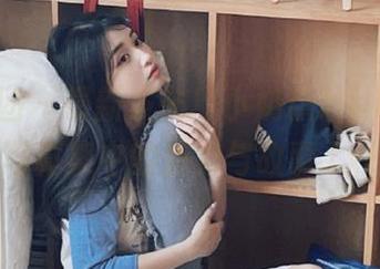 森萝财团 - 最新发布！小奶糕Milky短裙写真集中的魅力与故事.txt
