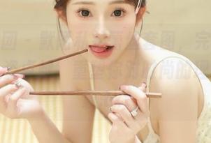 森萝财团 - 默陌私拍蕾丝套图，完美捕捉她的风姿卓越，重塑你对时尚的理解与想象.txt