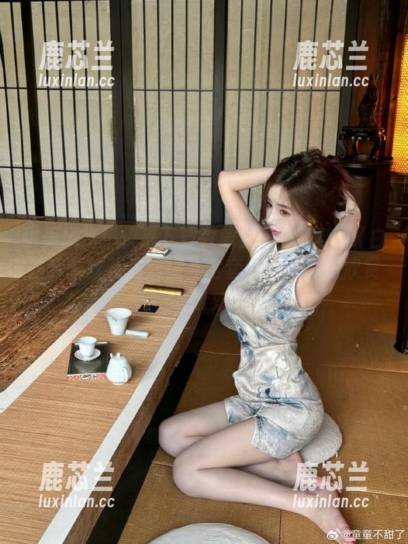 甜美风格！快来下载森萝财团JKFUN《白丝套蕾丝花边短袜》全套原图，尽情欣赏吧.txt