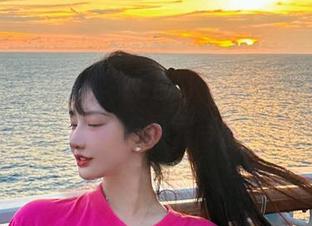 森萝财团“晴涩-18E4K”图片合集：没有完美，只有真实与笑声.txt