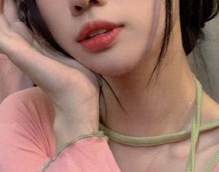 走进“泥泥汝”的艺术世界:修女主题作品全集深度解析.txt
