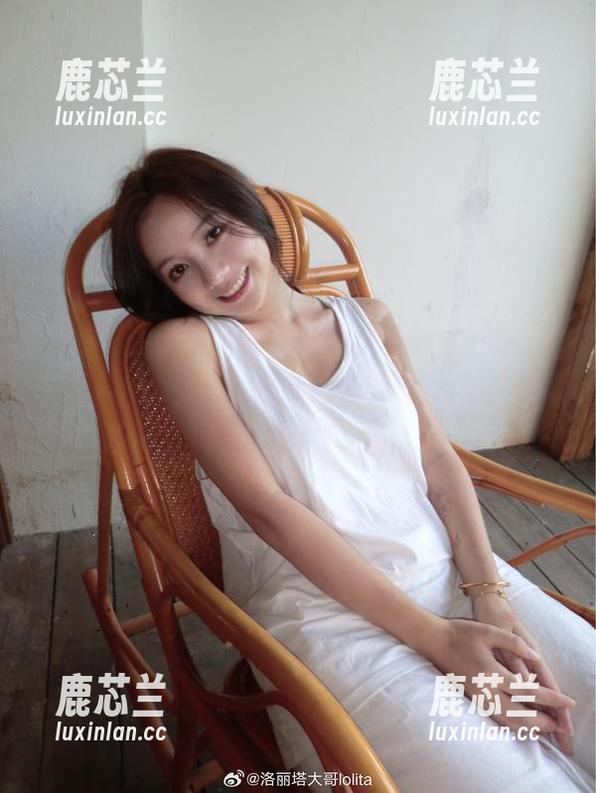 学姐的迷人瞬间：洛丽塔大哥特别呈现美图与图包.txt