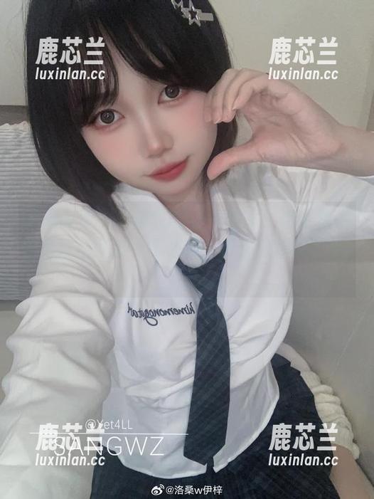洛桑w伊梓女孩COS作品盛宴：缤纷角色化身背后的每一个故事，等你来解锁！.txt