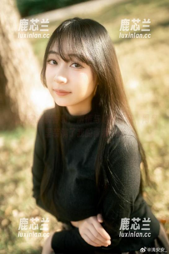 浅安安泳装特辑：激情与尴尬并存，网盘里装满了我的青春.txt