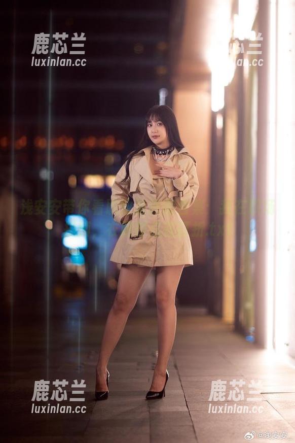 浅安安带你看职业装原图合集：我在职场拼搏，衣服却总在打折.txt